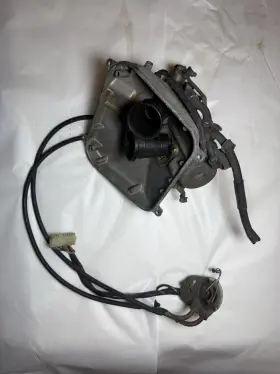 16100-kvo-675 Honda 1988-1990 Vtr 250 Carburetor Assembly