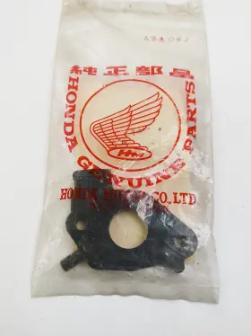 16211-zg0-010 Honda Genuine Oem Insulator Carburetor