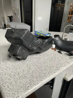 15521 Kawasaki 1991 Ninja Zx6 Zx600d Airbox Air Cleaner Assembly #2