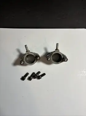 06-2711 Norton Commando 850 32mm Carburetor Spacer Set 2 Intake Adapter U.k