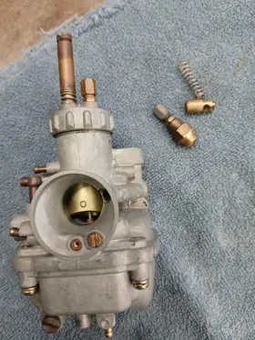 13200-25010 Suzuki 71 72 Ts/tc Carburetor