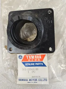 363-13565-01-00 Yamaha New Oem Carb Boot Fits 1973-74 Sc500 363-13565-01-00 Yamaha New Oem Carb Boot Fits 1973-74 Sc500