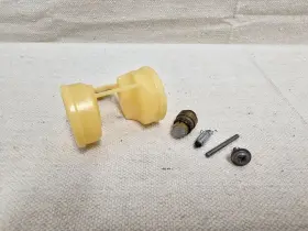4jh-14985-00-00 Yamaha Yzf600r 97-07 Carburetor Carb Float Needle Seat And Pin