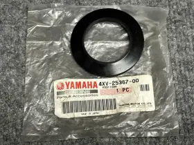 4xv-25367-00 Yamaha Yzf-r1 Yzf-r6 Yzf-r7 Rear Wheel Collar Dust Cover Oem R1 R6